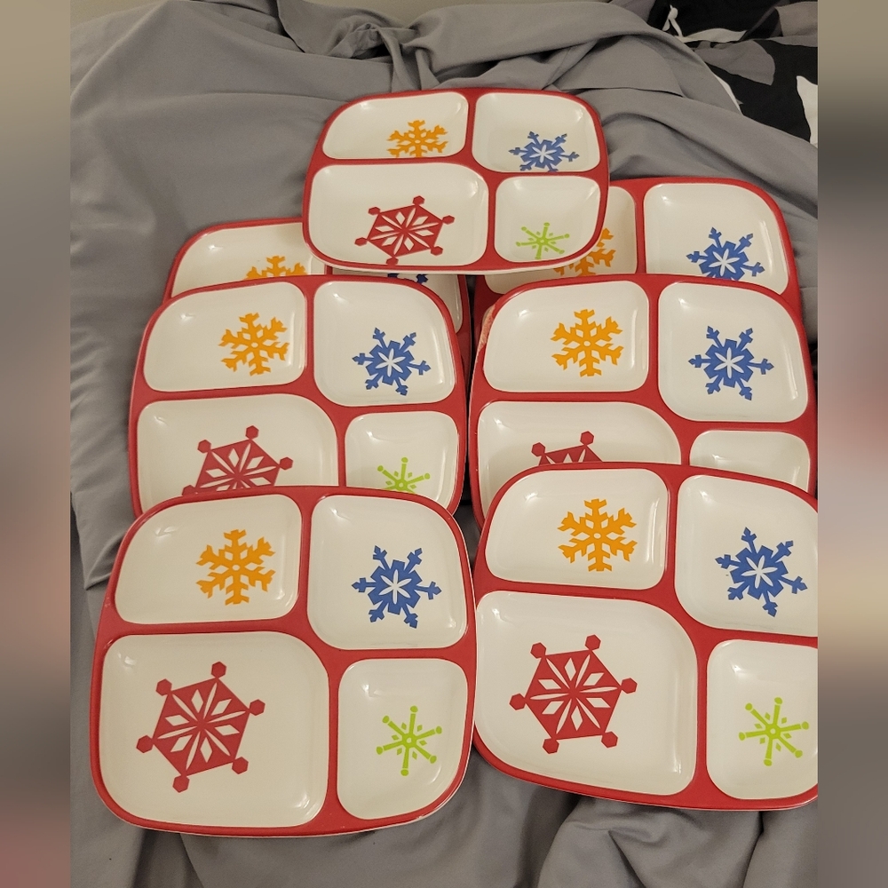 7 heavy duty Melamine holiday plates